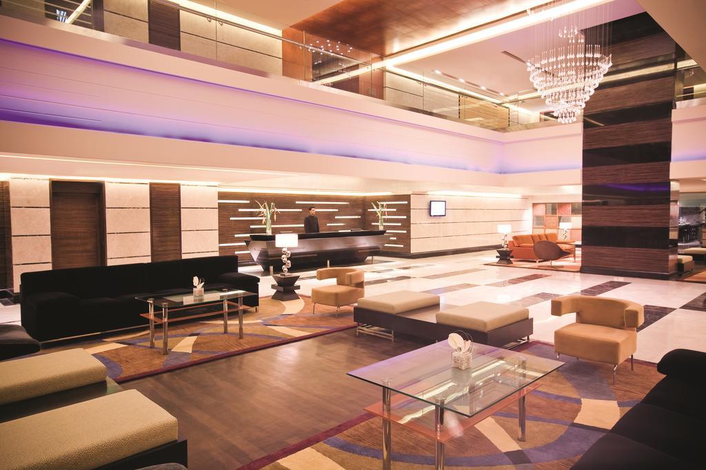 Gokulam Grand Hotel & Spa Bangalore Dış mekan fotoğraf